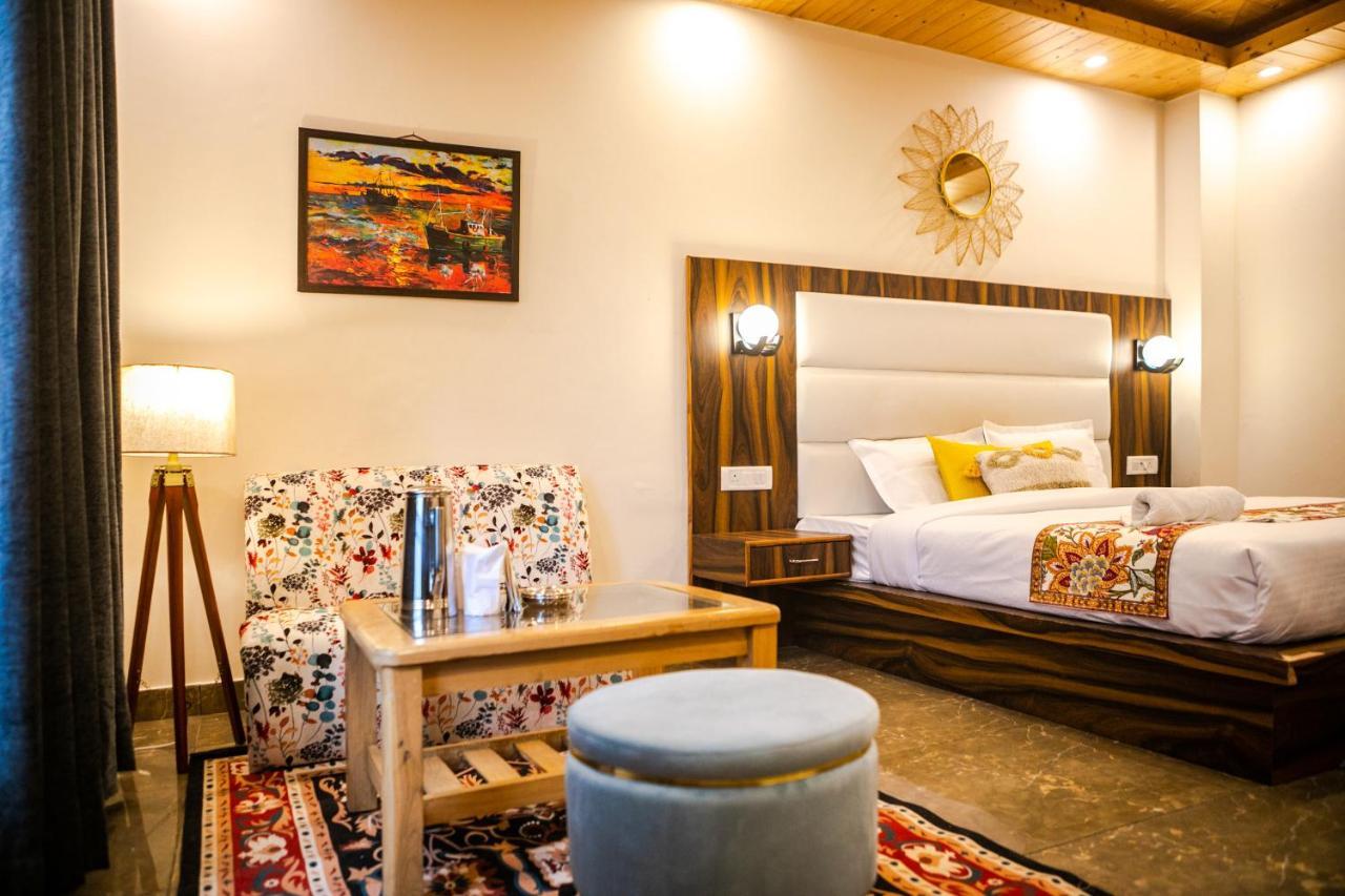 Eden Oaks Hotel Manali  Exterior photo
