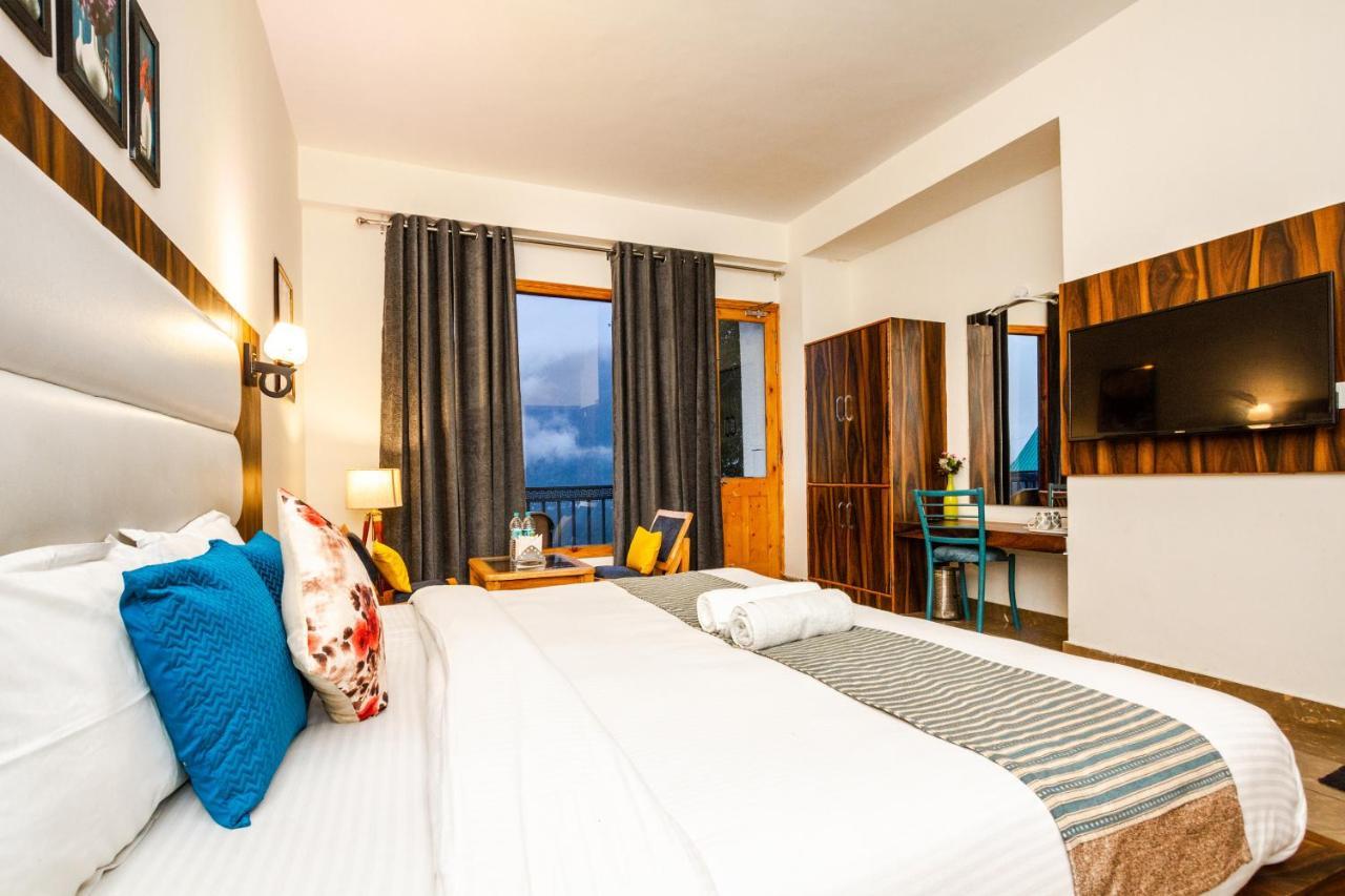 Eden Oaks Hotel Manali  Exterior photo